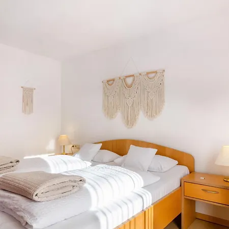 Konukevi Gaestehaus Maeder - Dreiweltenkarte 3*